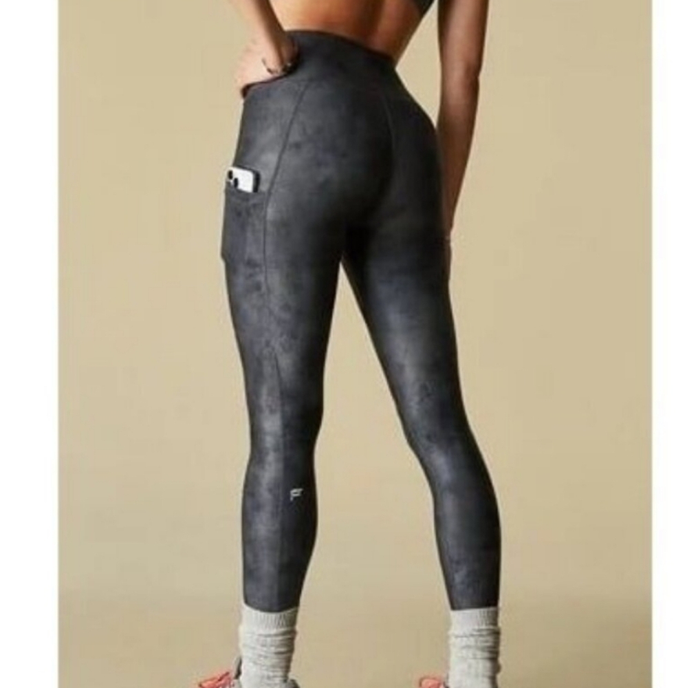 Fabletics cold weather onyx smudge fleece leggings  NWT XL short